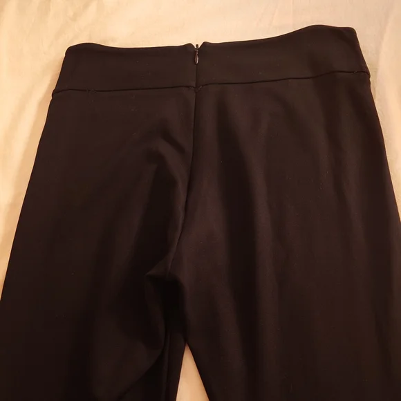 EUC Black BCBG MAXAZRIA Ankle Length Mid-Rise Leggings Ponte Pants S Back Zip - Picture 9 of 15